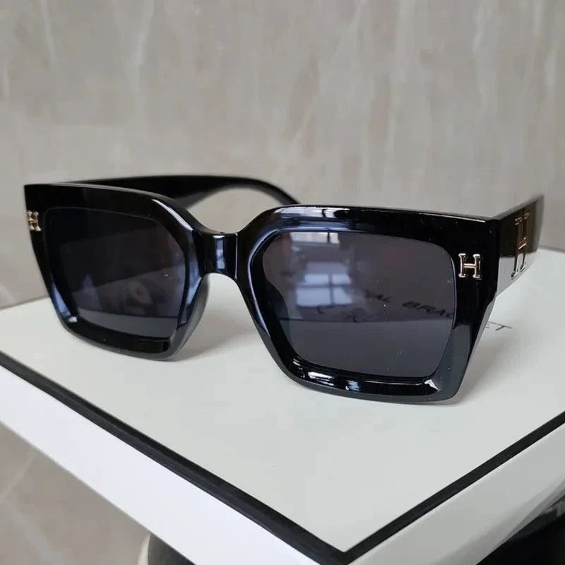 Elegant Women’s Sunglasses - Dahlia Savoy