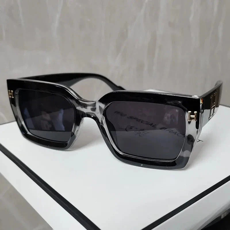 Elegant Women’s Sunglasses - Dahlia Savoy