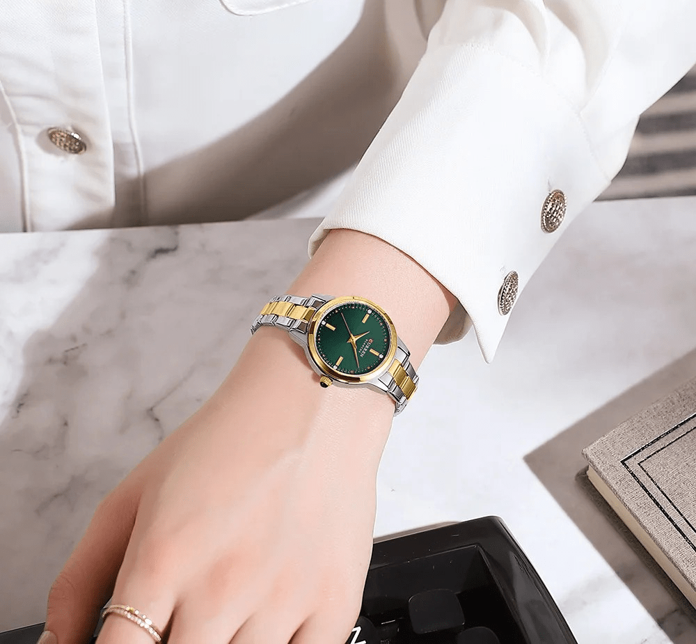 Aurelia Velour – Elegant Women’s Watch