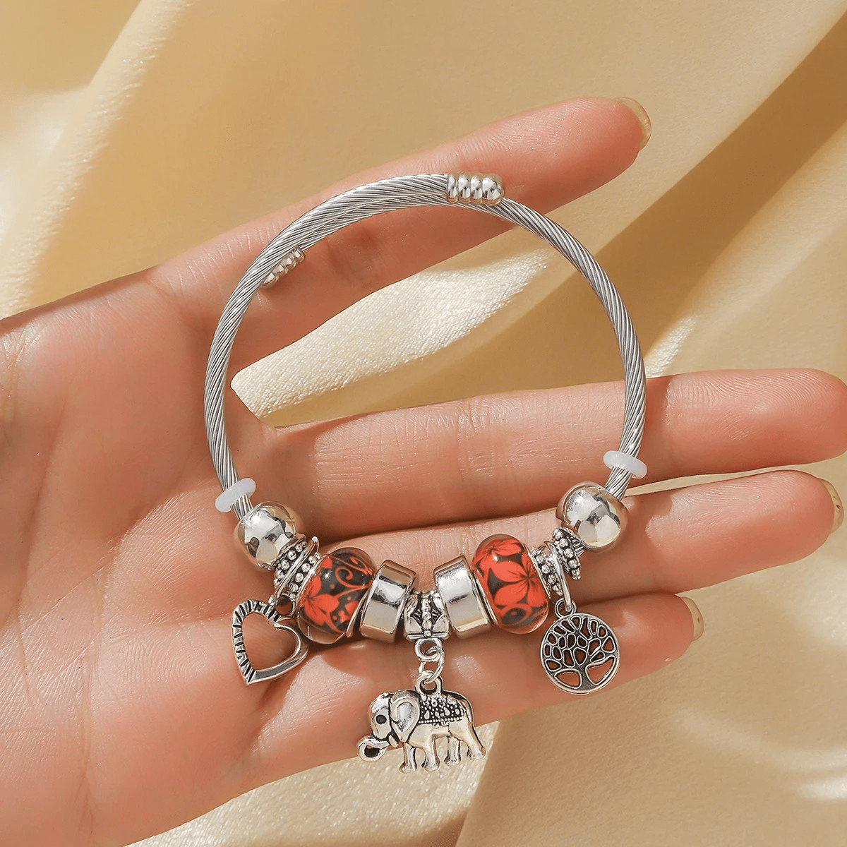 Elegant Women's Bracelet – AuraRadiant