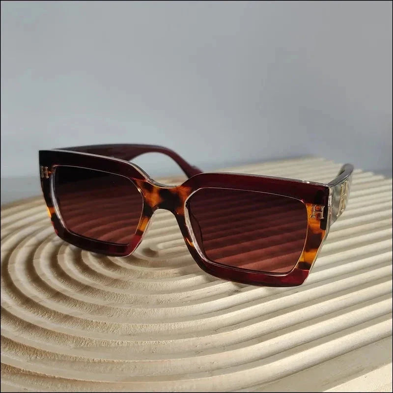 Elegant Women’s Sunglasses - Dahlia Savoy