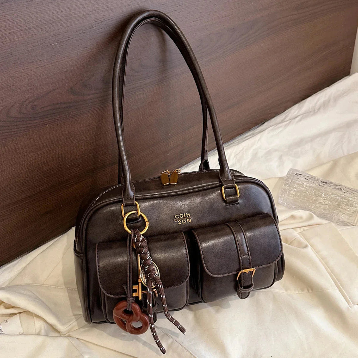Velouré – Elegant Retro Shoulder Bag