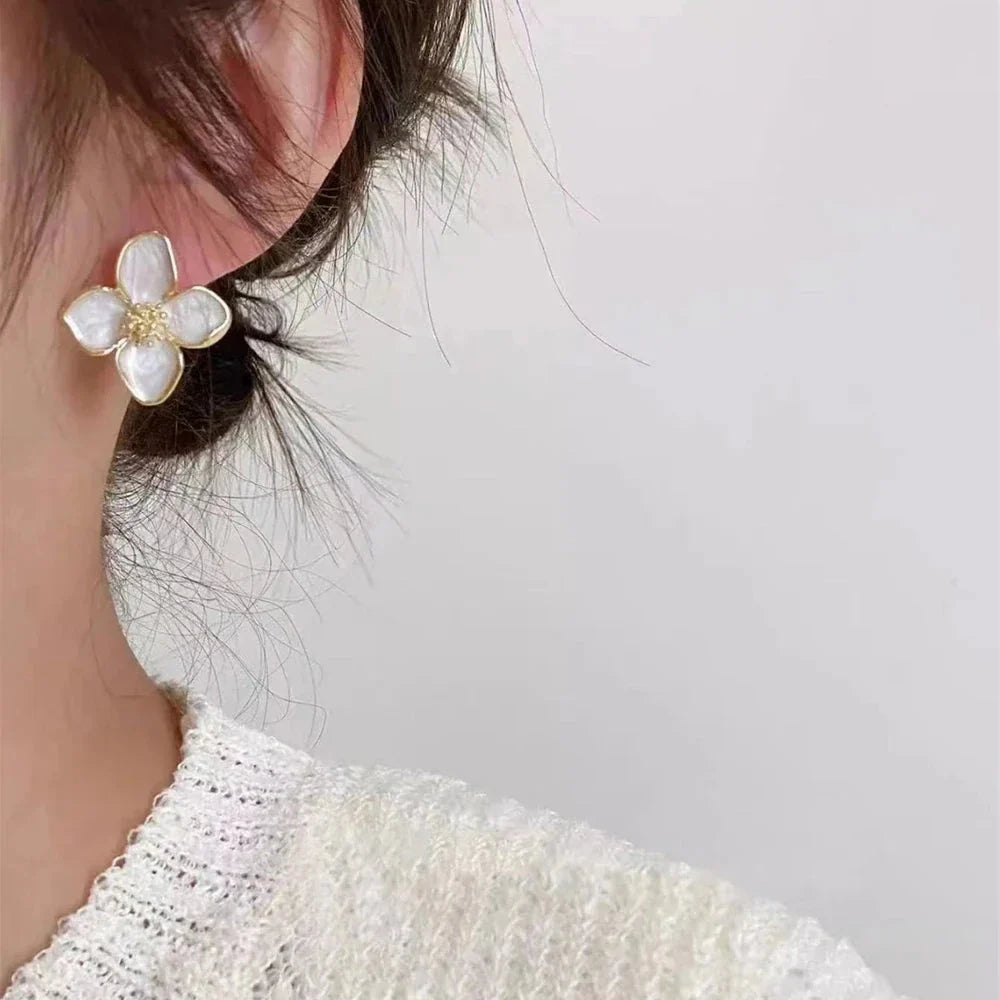 Floréa Luminare – Flower Earrings Set