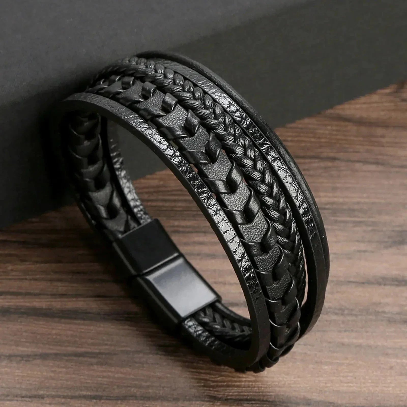 Klaiven – Modern Leather Bracelet