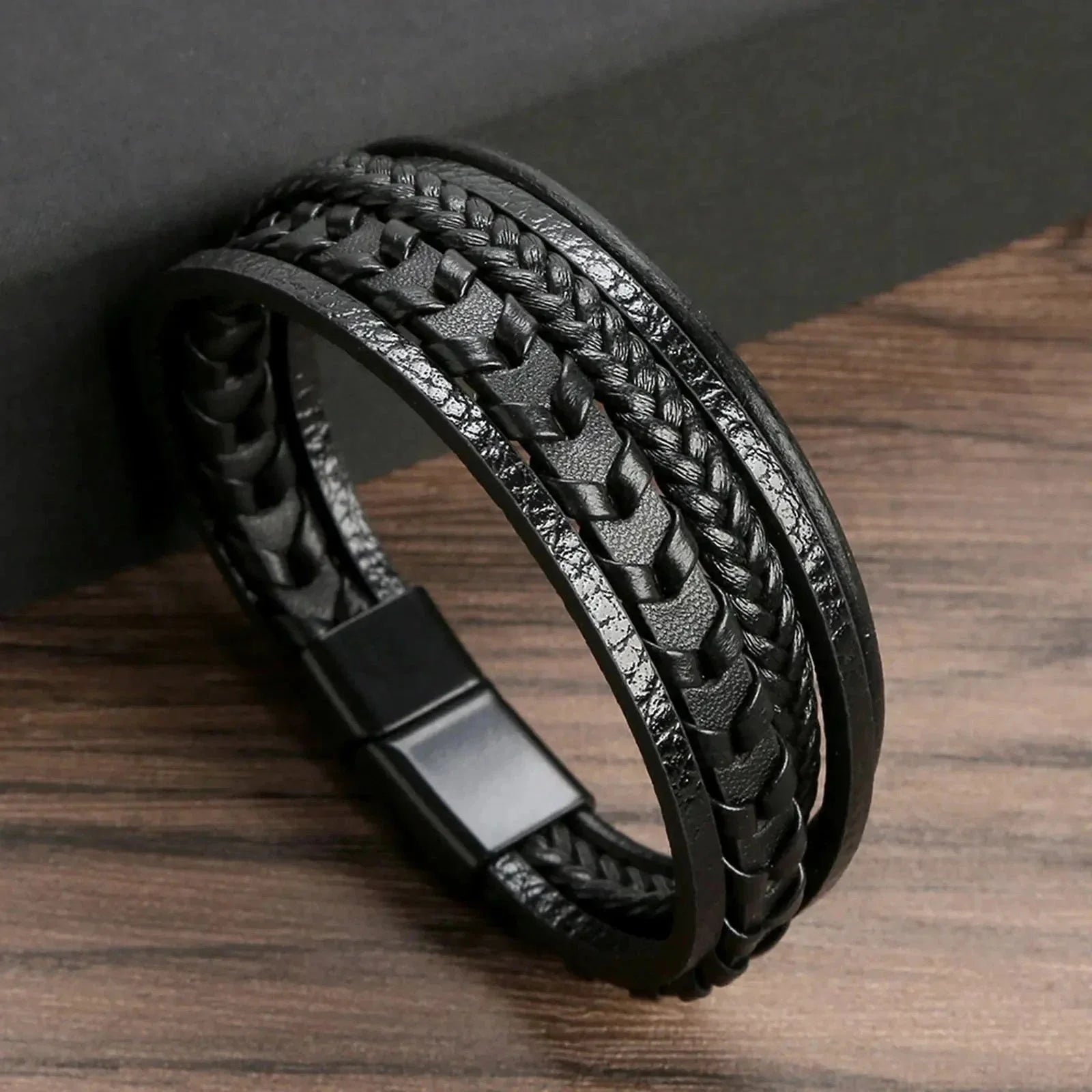 Klaiven – Modern Leather Bracelet