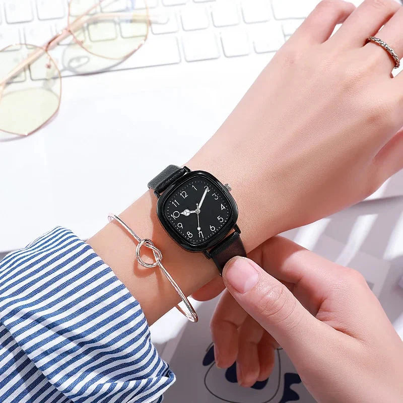 Lizzie Women's Quartz Watch