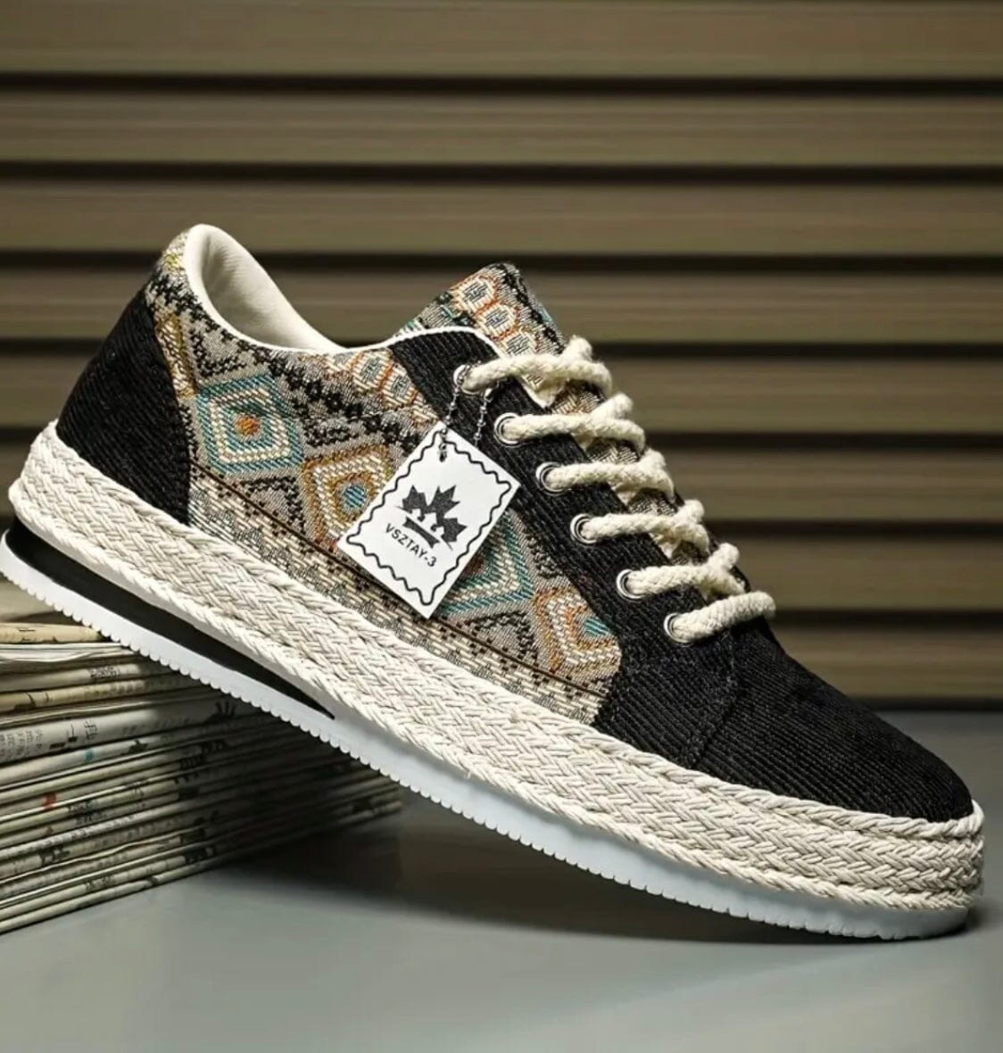 UrbanColors Men’s Casual Sneakers