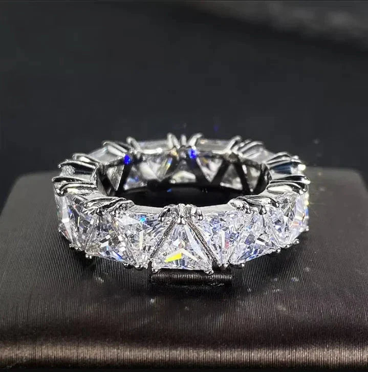 Valérith – Elegant Luxury Ring
