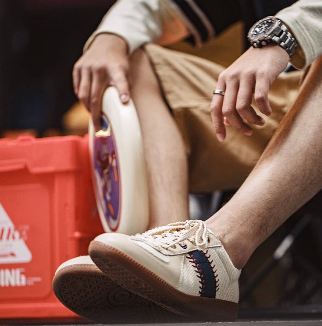 StitchRunner – Classic German Sneaker with Vintage Style